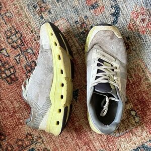 Woman’s OnCloud Cloudtec